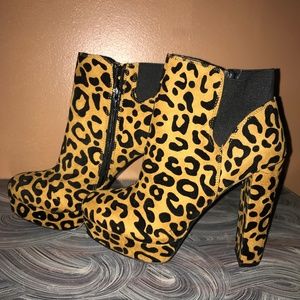 Leopard print heel boots